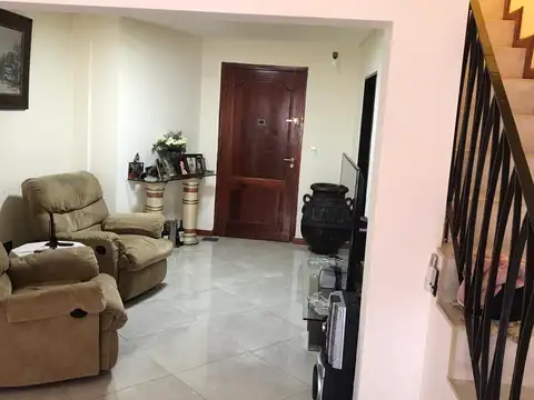 Av. Asamblea  al 900