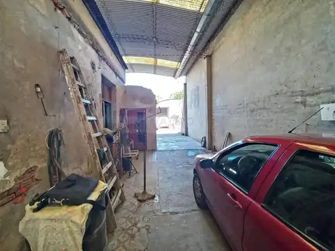 Venta Casa Lote Propio-Galpon con Patio, Cocina y Baño en Vi