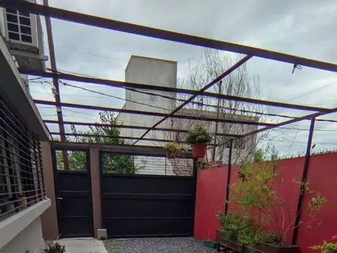Venta de Casa 4 AMBIENTES en Manuel B Gonnet, La Plata