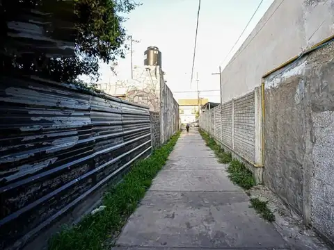 Casa en venta - 2 dormitorios 1 baño - 261mts2 - Berisso