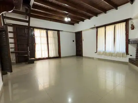 Depto Tipo Casa en Venta de 5 ambientes