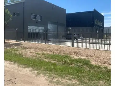 Galpon en Venta en Roldan, USD 450.000