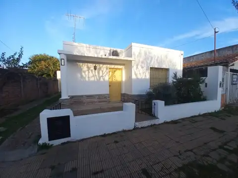 Casa con grandes ambientes en venta, General Las Heras