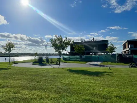 LOTE A LA LAGUNA EN COSTAS PUERTOS DEL LAGO - 1046 M2