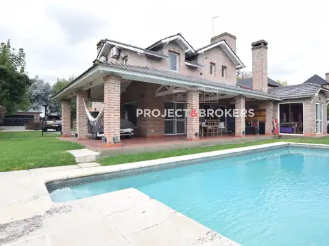 Espectacular casa en country Banco Provincia