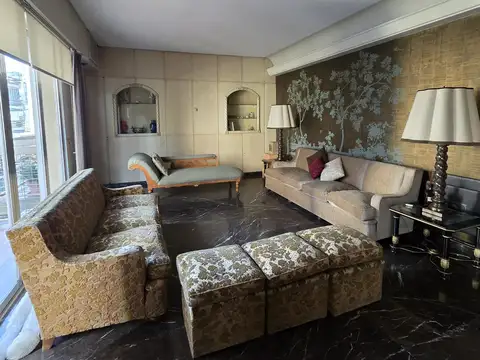 Venta Departamento Caballito 4 ambientes. Cochera