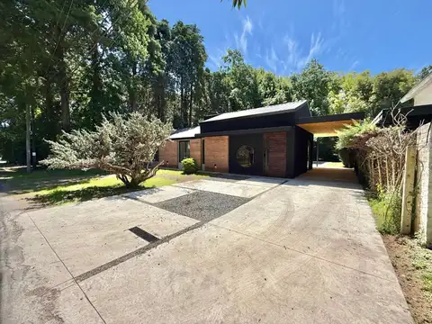 Casa en Venta con 1 cochera