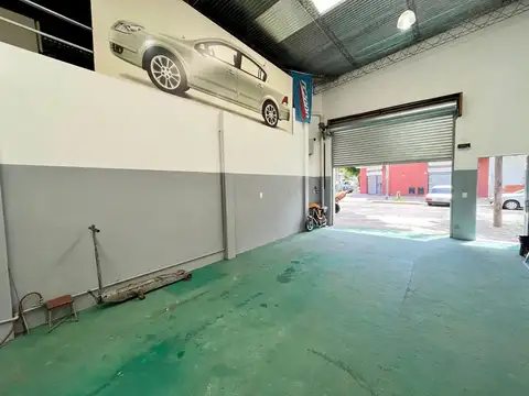 Venta de galpón con vivienda en Nueva Pompeya.