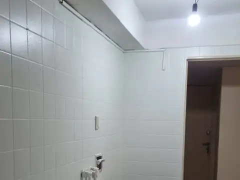 Departamento 3 ambientes al frente con balcón, en la mejor ubicación.