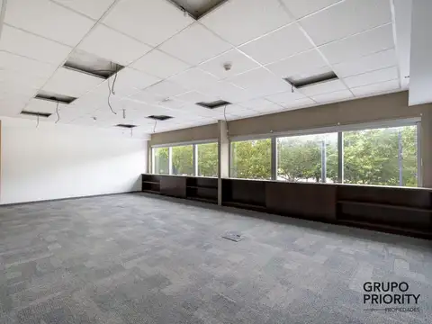 Oficina en Alquiler al Este