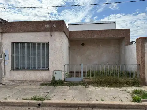 VENTA CASA 1 DORM CON PATIO CERRADO APTO CREDITO