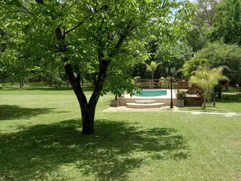 Casa Quinta  en Venta en Benavidez, 2 dormitorios, quincho,jardin pileta y parrilla