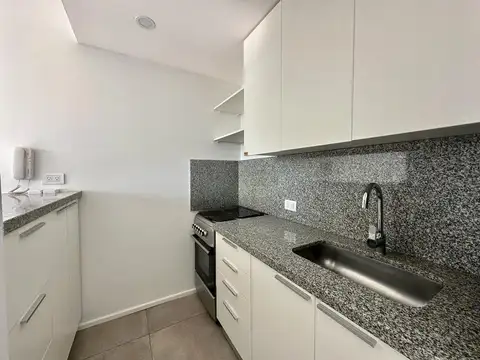 Tapia de Cruz 1382 - cochera