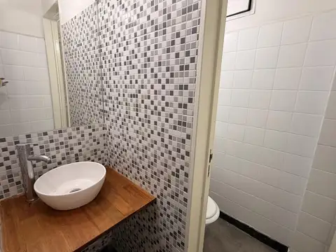 Bolivar 3029, entre La Rioja y Catamarca