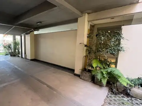 COCHERA CUBIERTA EN VENTA EN DEVOTO - OPORTUNIDAD