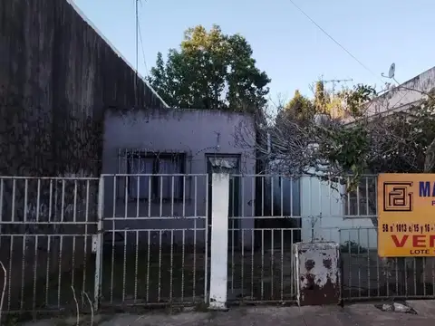 Terreno en venta de 10 x 30 a una cuadra de Av 44