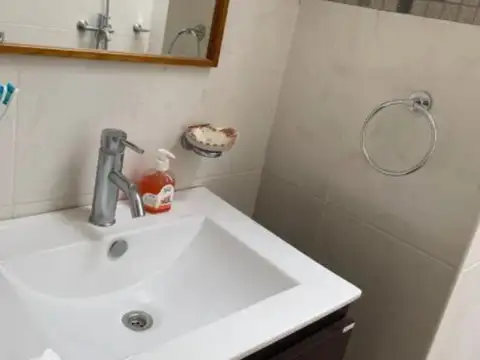 Casa 6 ambientes con 4 baños