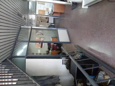 Imponente Estructura de Hormigón en 27 de febrero 1329