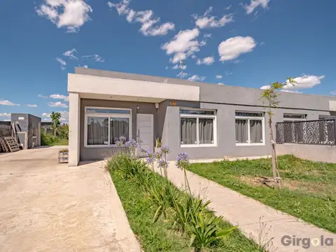 Venta casa 4 ambientes zona de Comarcas de Lujan