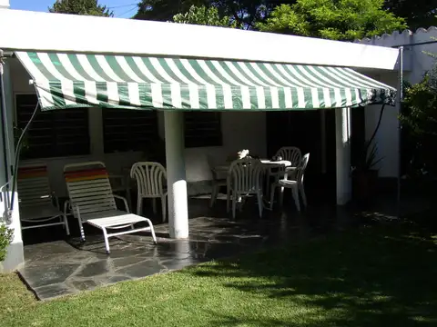 Casa Chalet  en Venta en Hurlingham, G.B.A. Zona Oeste, Argentina