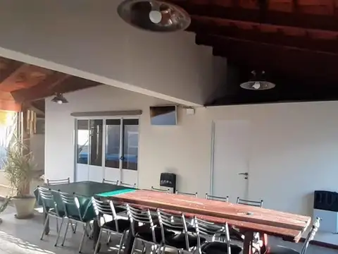 Casa 3 ambientes con 2 baños