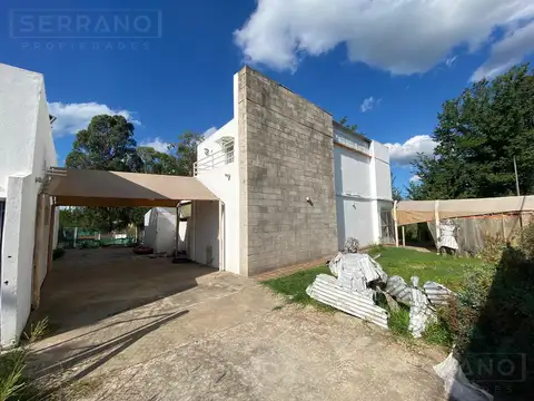 SDA. Venta Local 2 plantas Colectora Norte Ruta 8 km 73 Los Pinos, Exaltacion de la Cruz