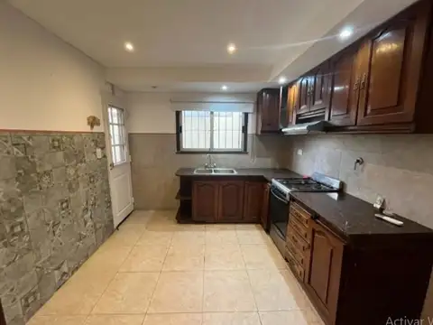 Casa 4 ambientes con 1 baño