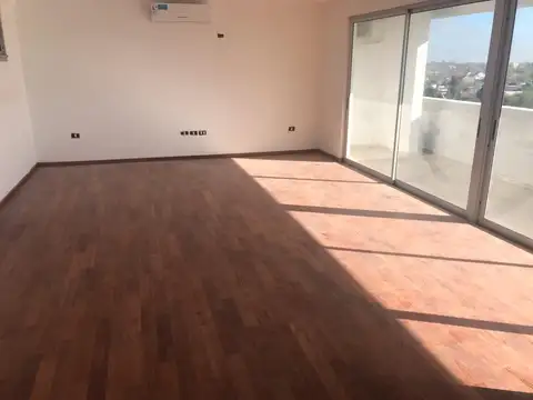 Departamento en Venta con 2 cocheras