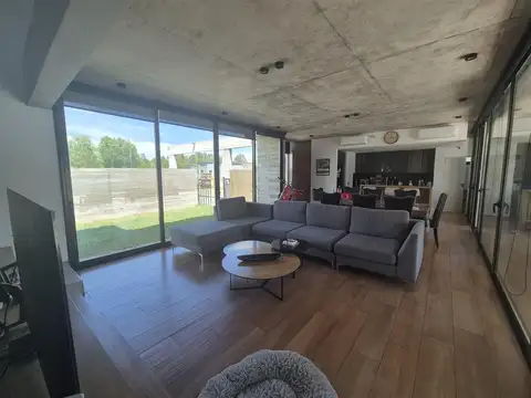 ALQUILER VENTA CASA A LA LAGUNA 5 AMBIENTES