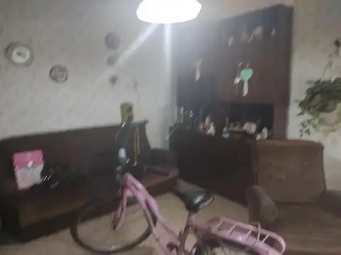 Casa en Venta en Castelar, USD 150.000