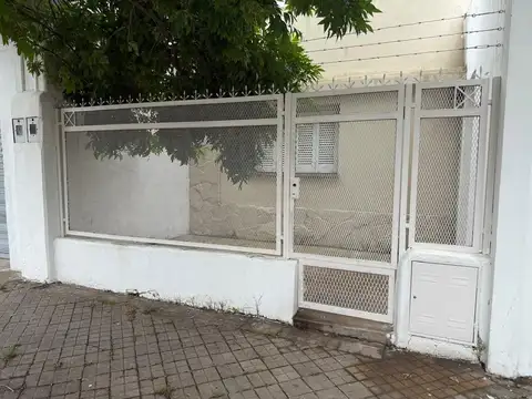 Casa en alquiler en Fray Luis Beltran