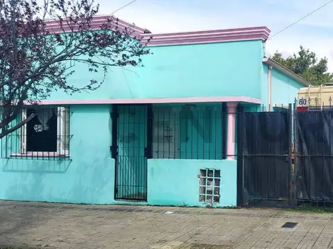 VENTA de Casa en Barrio Meridiano V - 21 e/70 y 71