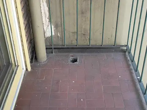 MONOAMBIENTE AL FRENTE COCINA INDEPENDIENTE BALCON Y PATIO