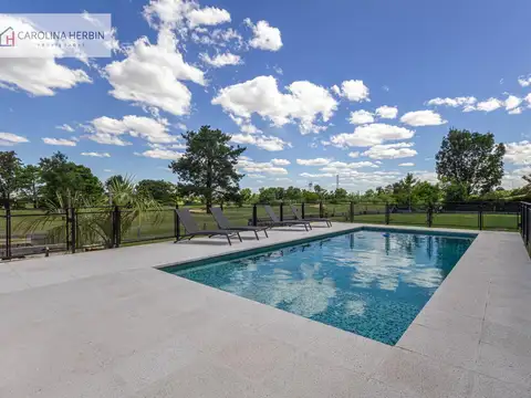 Casa en Venta con 6 cocheras