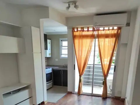 *HERMOSO DEPTO. 2 AMB. AL FRENTE CON BALCON  *EN EXCELENTE UBICACION A 3 CDS. DE LA ESTACIÓN