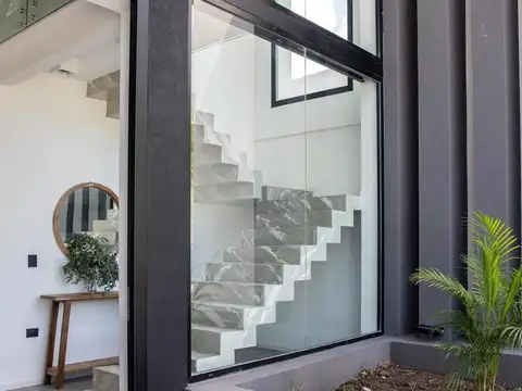 Casa en Venta en Puertos - Barrio Marinas, USD 690.000