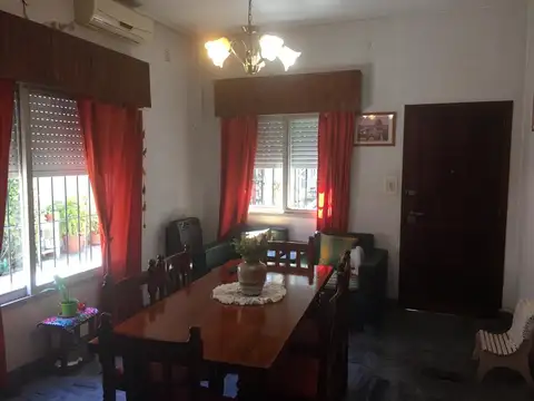 Depto Tipo Casa en Venta en Moron Sur, USD 52.000