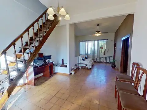 Depto Tipo Casa 4 ambientes con 2 baños