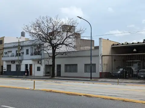 VENTA COMERCIO 13 M SOBRE A. J.B. JUSTO  FLORESTA