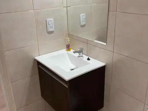 DPTO 2 AMB  COCINA SEPARADA , IMPECABLE  