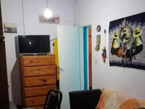 Casa 7 ambientes con 2 baños