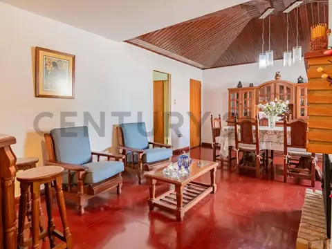 CASA EN VENTA en La Plata – 4 dormitorios