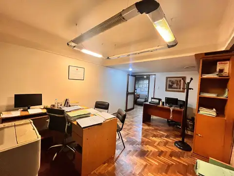 Venta de oficina, piso exclusivo, en excelente estado.
