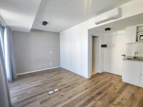 ALQUILER MONOAMBIENTE FRENTE COLEGIALES — BALCÓN CORRIDO CON VISTA ABIERTA MUY LUMINOSO —  AMENITIES