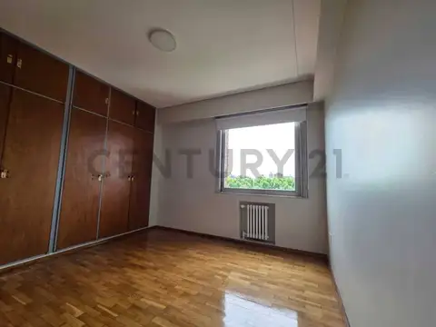 Dr. Rómulo S. Naón 1800, Piso 6