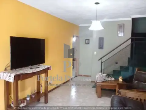 Depto Tipo Casa 4 ambientes con 2 baños