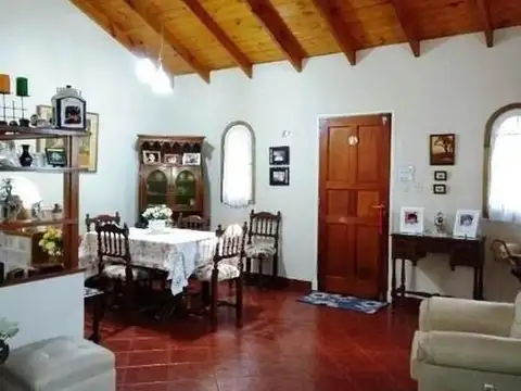 Casa 3 ambientes con 2 baños