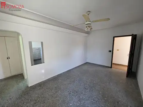 Depto Tipo Casa en Alquiler en Monte Castro, $ 700.000