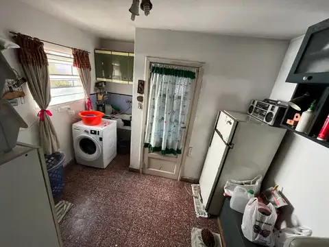 Exc. 4 ambientes con patio - VENTA