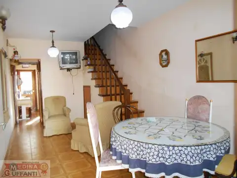 Casa 3 ambientes con 2 baños